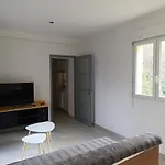 Holiday home Maison Atypique Avec Jardin *